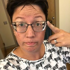 Meet your Posher, Laura